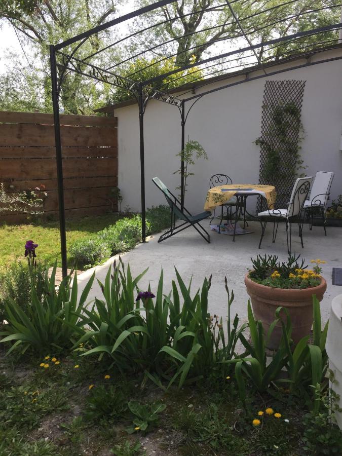 Mas Le Pont Des Aubes Bed & Breakfast LʼIsle-sur-la-Sorgue Eksteriør bilde