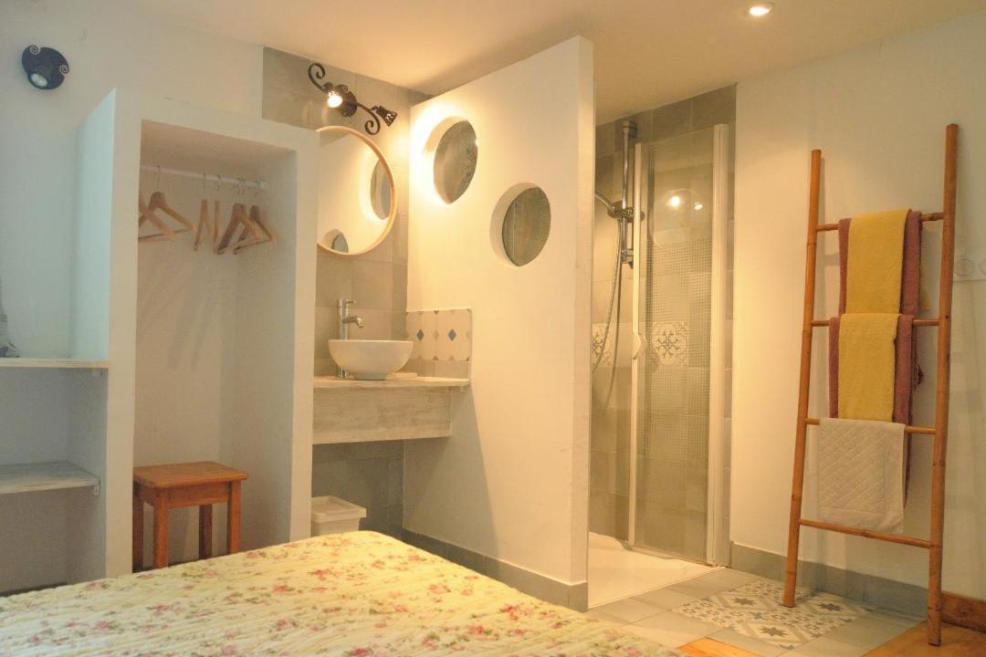 Mas Le Pont Des Aubes Bed & Breakfast LʼIsle-sur-la-Sorgue Eksteriør bilde