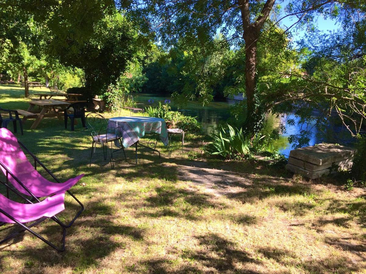 Mas Le Pont Des Aubes Bed & Breakfast LʼIsle-sur-la-Sorgue Eksteriør bilde
