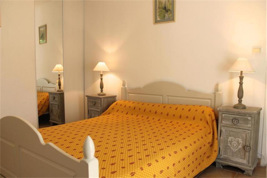 Mas Le Pont Des Aubes Bed & Breakfast LʼIsle-sur-la-Sorgue Eksteriør bilde